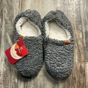 Cozy Gray Women’s Slippers Size 8.5